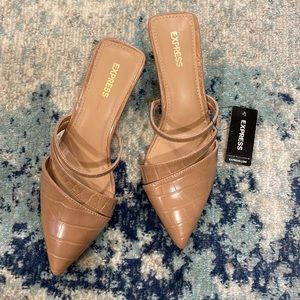 Work Close Toe Heels